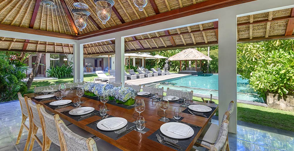 Seseh Beach Villa II - Dining area design