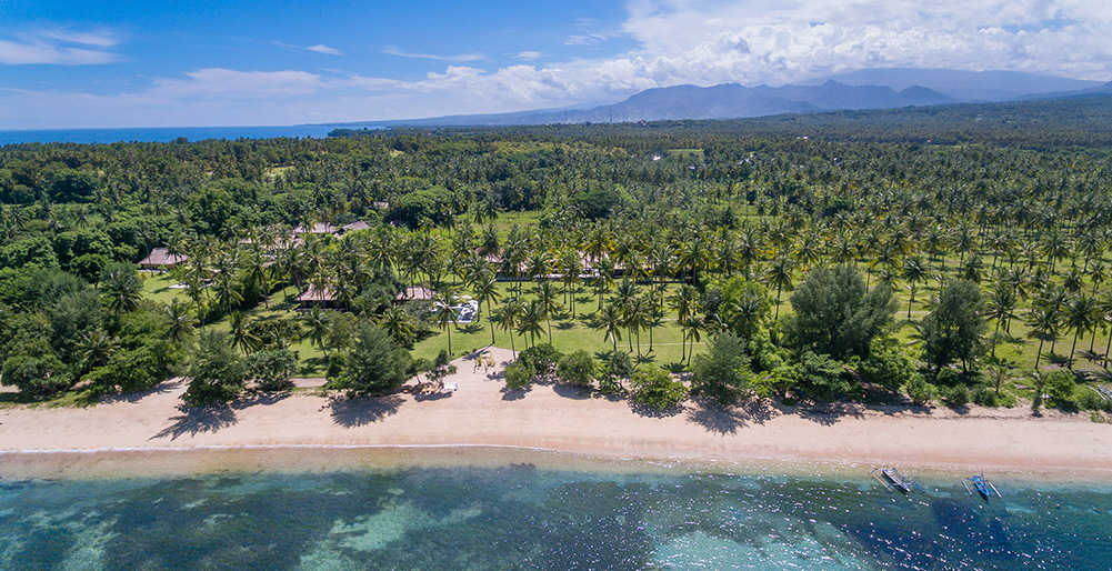 Sira Beach House - Beautiful setting